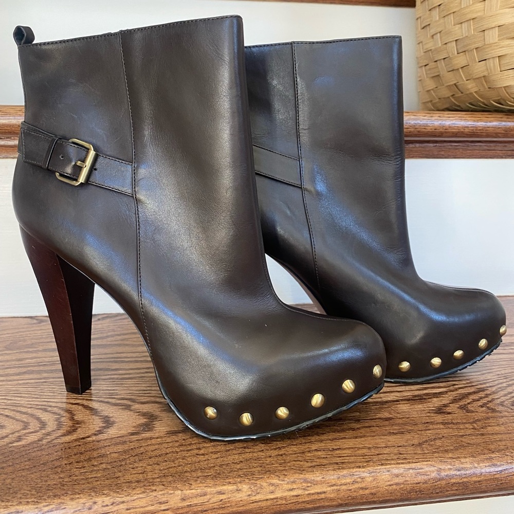 Charles David boots size 9B new without tag